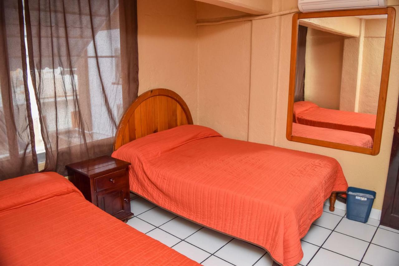 Hotel Gaby Inn Zihuatanejo Luaran gambar