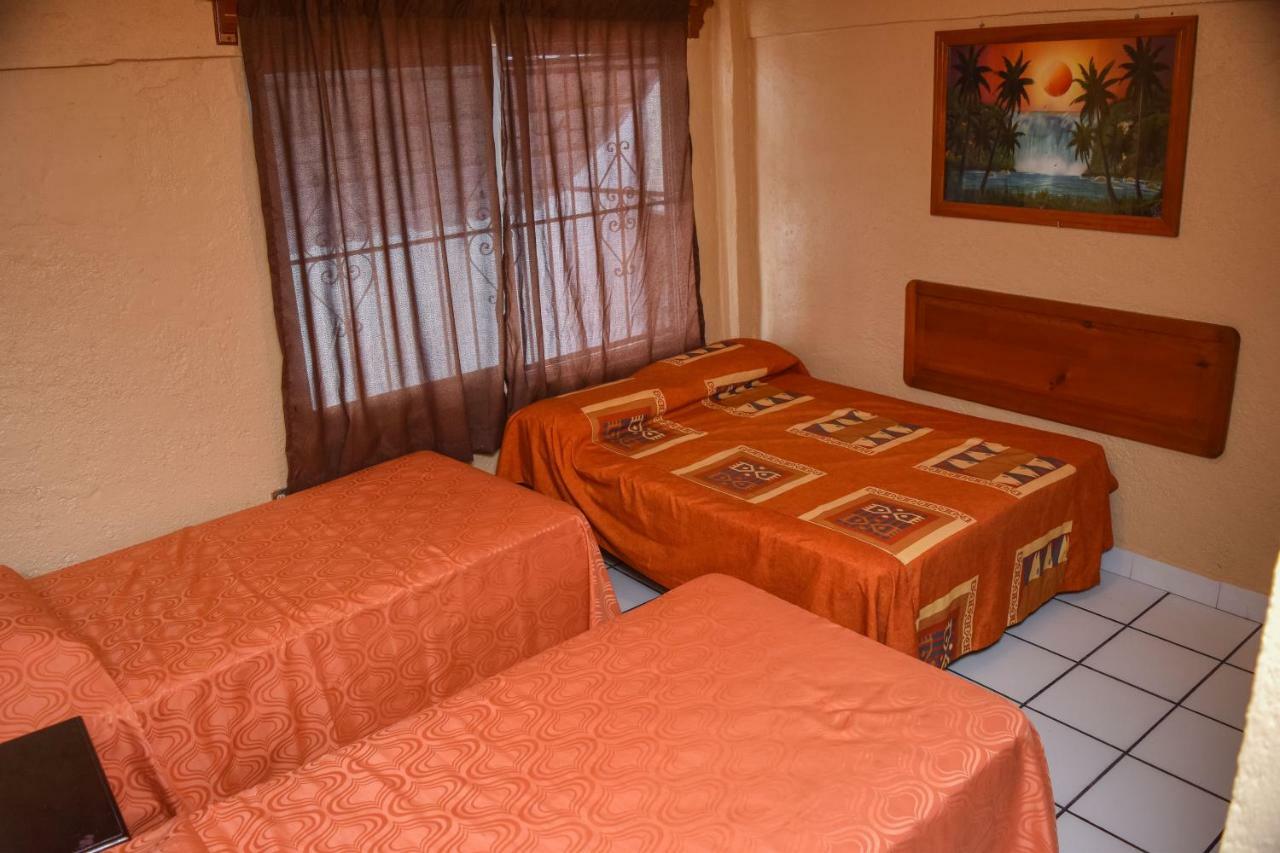 Hotel Gaby Inn Zihuatanejo Luaran gambar